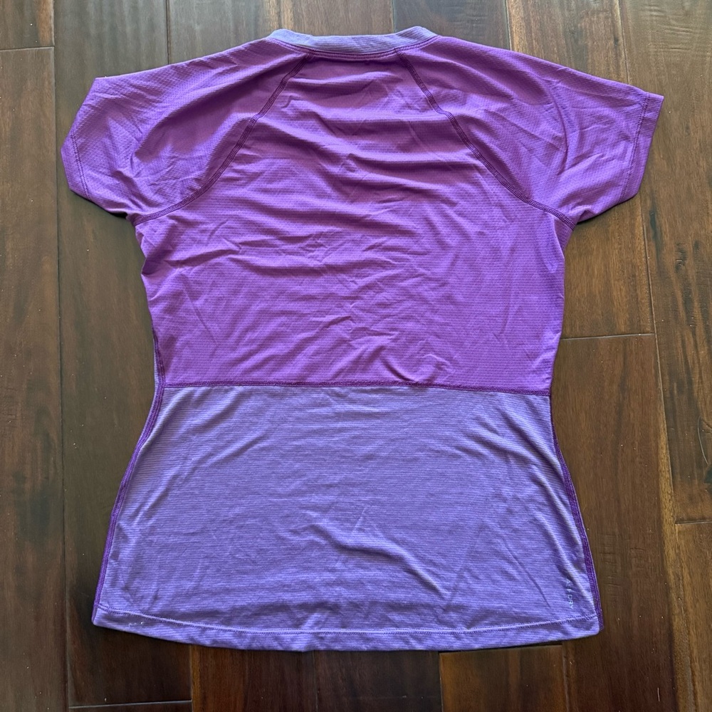 North Face Purple FlashDry V-Neck Shirt Size S - Picture 2 of 3